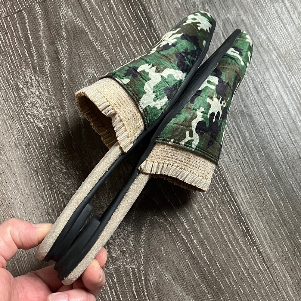 Charleston Shoe Company Blakely Camouflage Mules - Picture 7 of 17